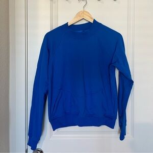 LULULEMON CREW NECK | blue | size 6 | zipper pockets